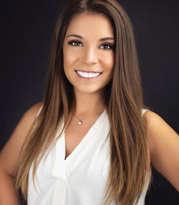 Portrait of Kristi Worley, Realtor®.